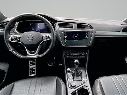 Used 2023 Volkswagen Tiguan SE R-Line AWD/4WD image 12
