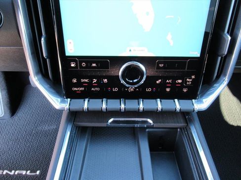 Used 2024 GMC Acadia Denali w/ Super Cruise Package image 23