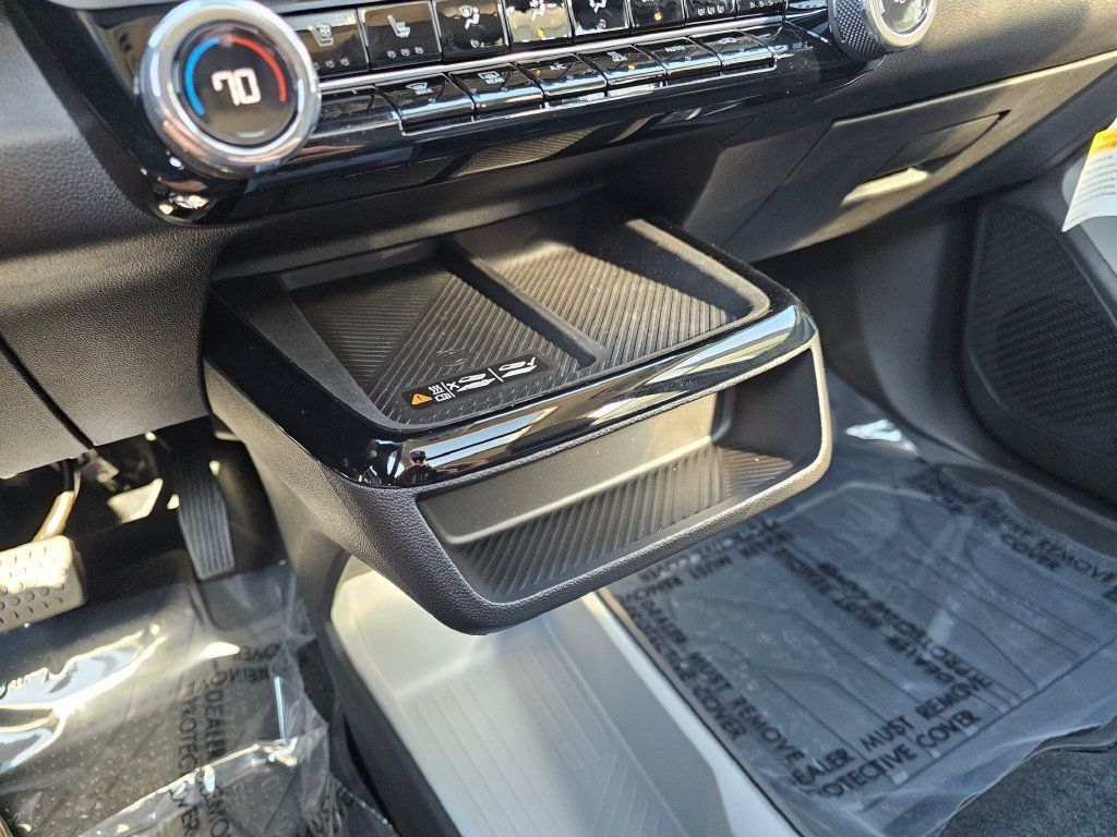 New 2027 Chevrolet Bolt RS w/ Technology Package FWD image 29
