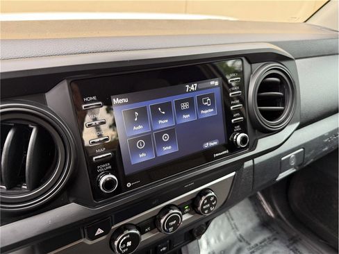 Used 2022 Toyota Tacoma SR RWD image 11