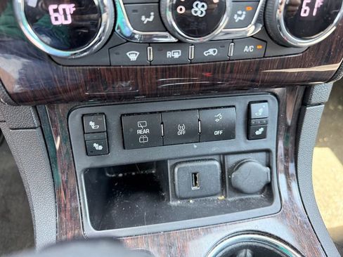 Used 2017 Chevrolet Traverse LT AWD/4WD image 15