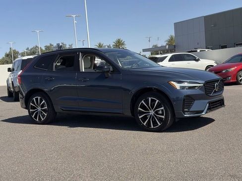 Used 2024 Volvo XC60 B5 Plus AWD/4WD image 4