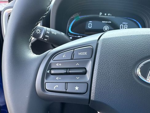 New 2025 Hyundai Venue SEL image 16