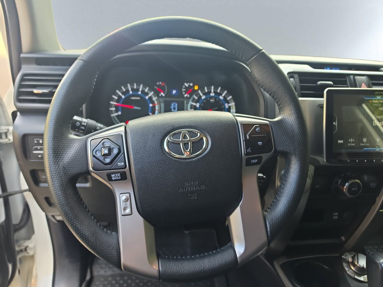 Used 2019 Toyota 4Runner SR5 AWD/4WD image 17
