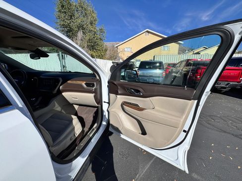 Used 2019 GMC Acadia Denali image 32