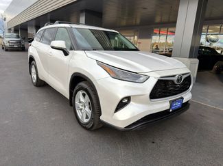 Used 2023 Toyota Highlander LE video 1