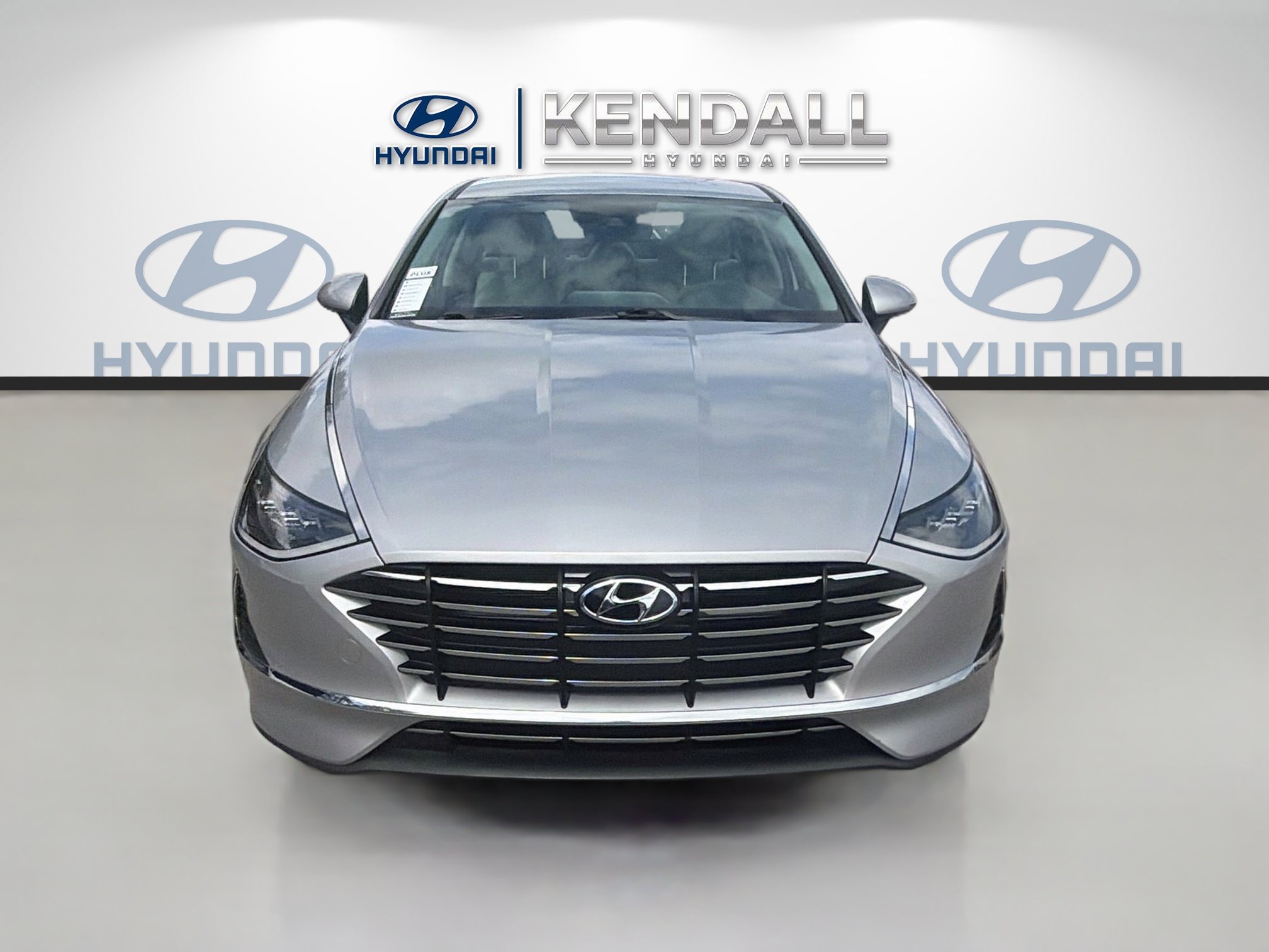 Used 2023 Hyundai Sonata SE FWD image 2