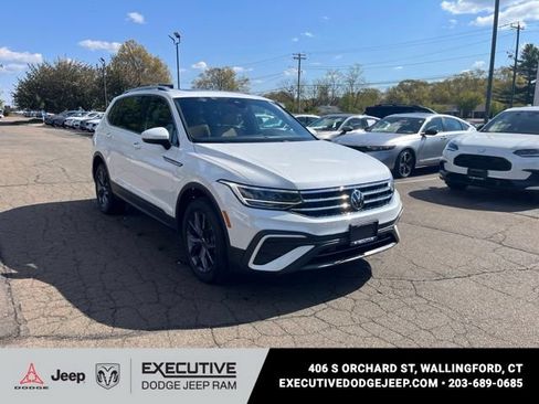 Used 2023 Volkswagen Tiguan SE AWD/4WD image 23