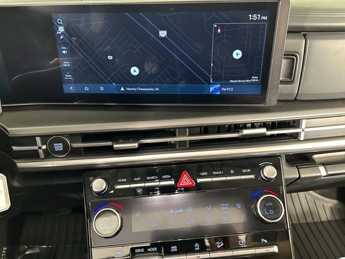 Certified 2025 Hyundai Santa Fe XRT AWD/4WD image 16
