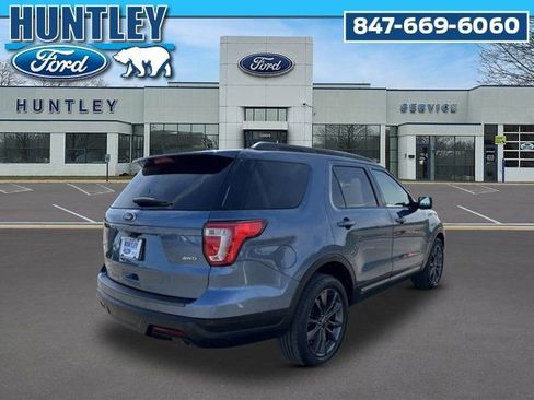 Used 2019 Ford Explorer XLT w/ Equipment Group 202A AWD/4WD image 4
