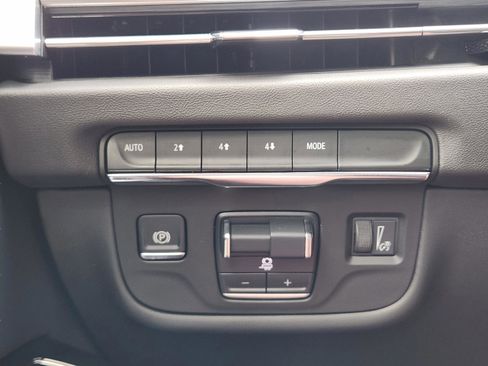 Used 2025 Cadillac Escalade Sport w/ LPO, ONYX Package image 16