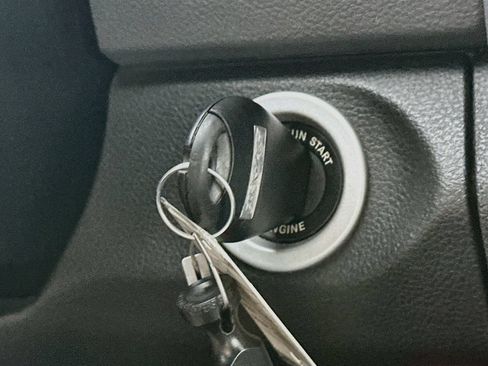 Used 2018 RAM 1500 Express AWD/4WD image 26