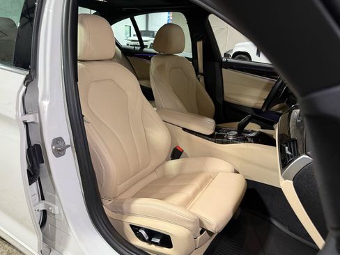 Used 2018 BMW 530i RWD image 25