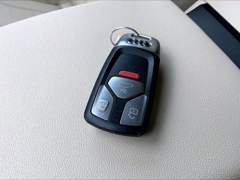 Certified 2023 Audi Q5 e Premium w/ Convenience Package image 15