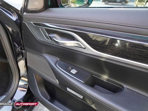 Used 2018 BMW 740i image 26