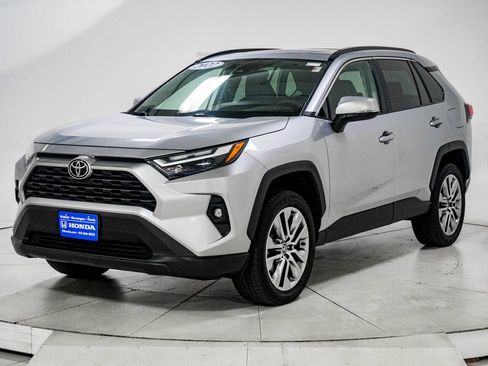 Used 2022 Toyota RAV4 XLE Premium AWD/4WD image 3