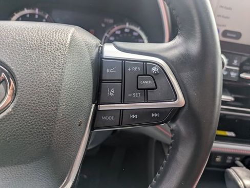 Used 2023 Toyota Highlander XSE AWD/4WD image 22