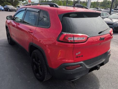 Used 2017 Jeep Cherokee High Altitude AWD/4WD image 6