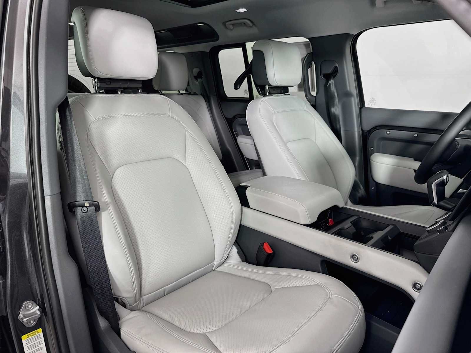 New 2026 Land Rover Defender 110 X-Dynamic SE AWD/4WD image 28