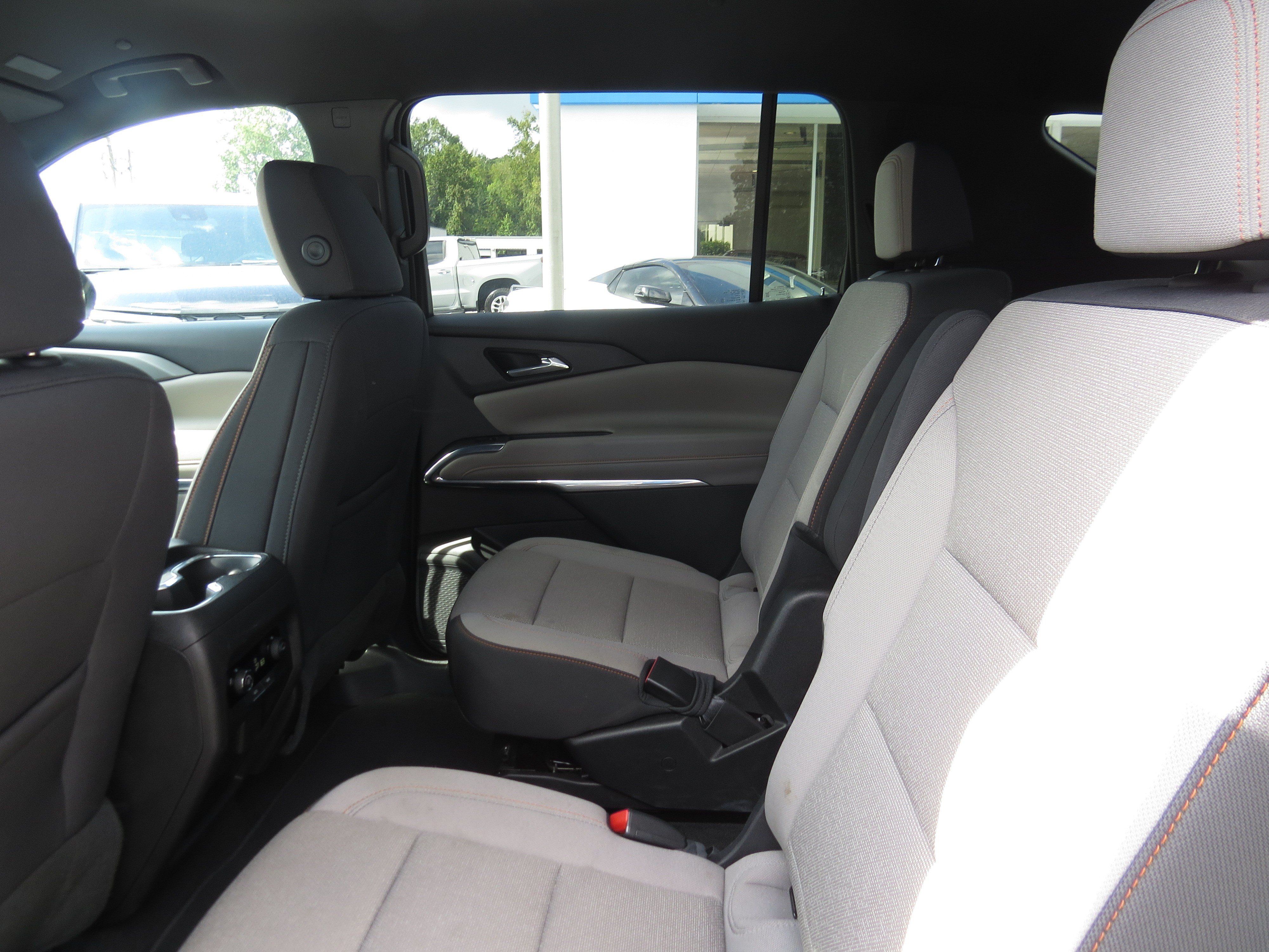 Used 2026 Chevrolet Traverse LT w/ Driver Confidence Package FWD image 16