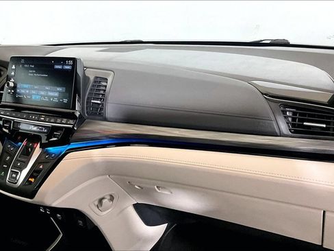 Used 2025 Honda Odyssey Elite image 12