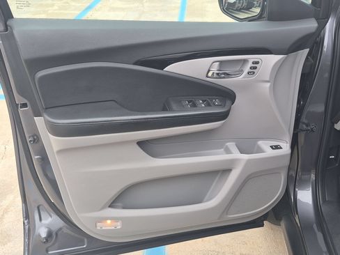 Used 2016 Honda Pilot Touring image 12