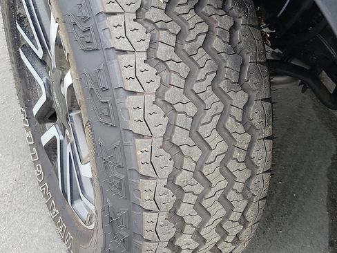 Used 2024 Ford Ranger Lariat w/ FX4 Off-Road Package image 16