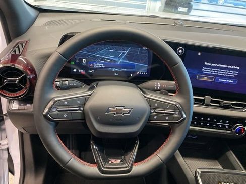 New 2026 Chevrolet Equinox RS w/ Convenience Package III AWD/4WD image 13