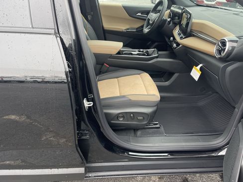 New 2026 Chevrolet Equinox ACTIV w/ Convenience Package III AWD/4WD image 61