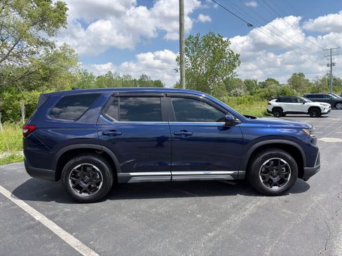 Used 2025 Honda Pilot EX-L image 9