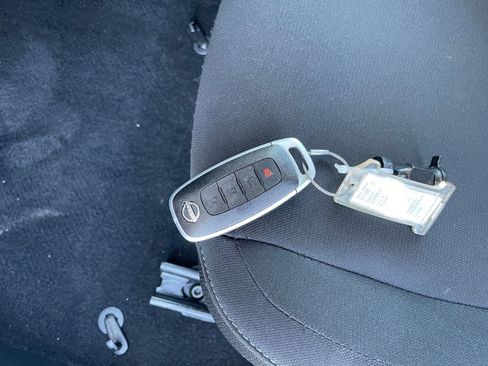 Used 2025 Nissan Sentra SV FWD image 21