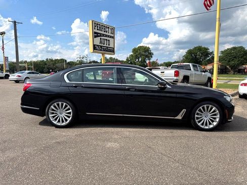 Used 2017 BMW 740i xDrive 740i xDrive Sedan image 4