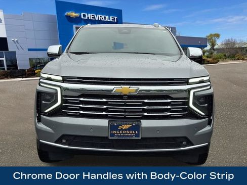 Used 2025 Chevrolet Suburban Premier AWD/4WD image 23