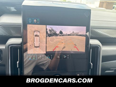 New 2026 GMC Yukon XL AT4 AWD/4WD image 6