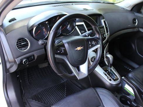 Used 2013 Chevrolet Cruze LT w/ RS Package FWD image 9