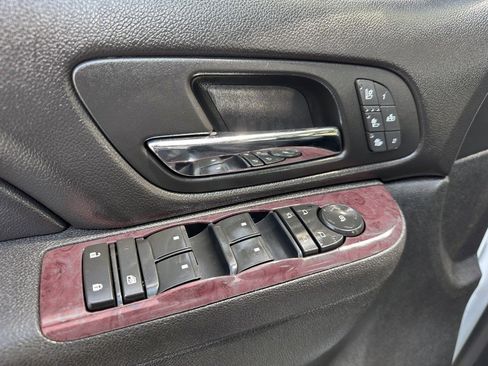 Used 2013 Chevrolet Tahoe LTZ image 30