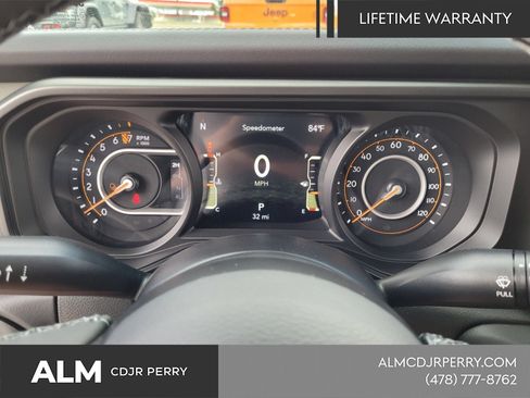 New 2025 Jeep Gladiator Mojave w/ Convenience Group AWD/4WD image 25