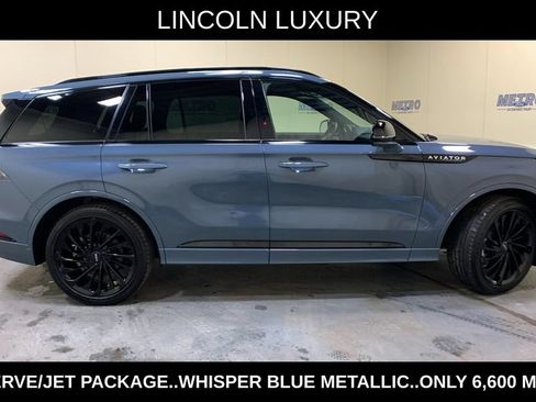 Used 2025 Lincoln Aviator Reserve w/ Equipment Group 201A AWD/4WD image 2