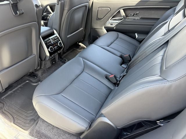 New 2026 Land Rover Range Rover Long Wheelbase SE AWD/4WD image 15