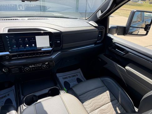 Used 2024 Chevrolet Silverado 2500 ZR2 w/ Technology Package image 27