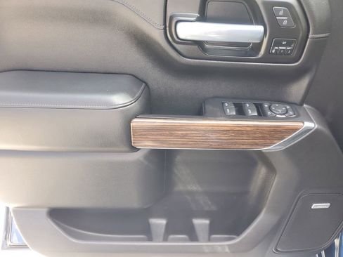 Used 2021 Chevrolet Silverado 1500 High Country image 16