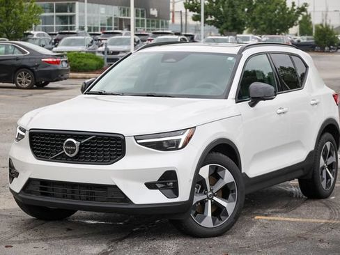 Certified 2026 Volvo XC40 B5 Plus AWD/4WD image 20