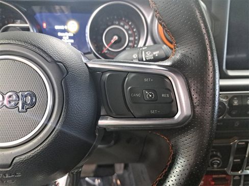 Certified 2022 Jeep Gladiator Mojave w/ Cold Weather Group image 17