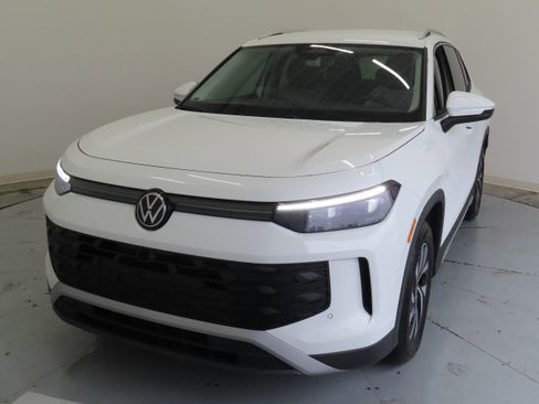 New 2026 Volkswagen Tiguan S image 9