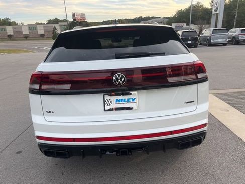 New 2026 Volkswagen Atlas Cross Sport SEL R-Line AWD/4WD image 4