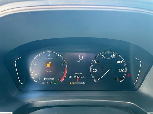 Used 2025 Honda Pilot TrailSport image 14