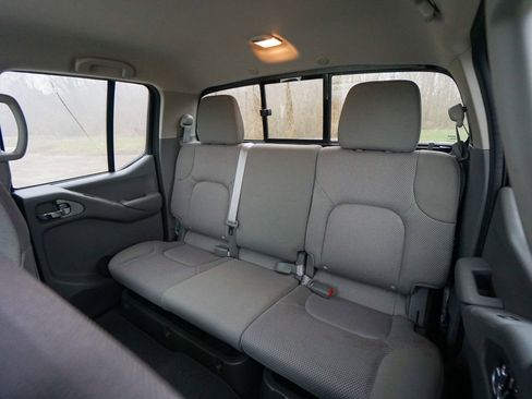 Used 2021 Nissan Frontier SV w/ SV Utility Package image 25