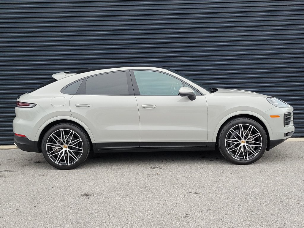 Certified 2024 Porsche Cayenne Coupe AWD/4WD image 8