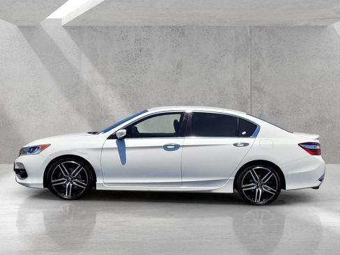 Used 2017 Honda Accord Sport image 7