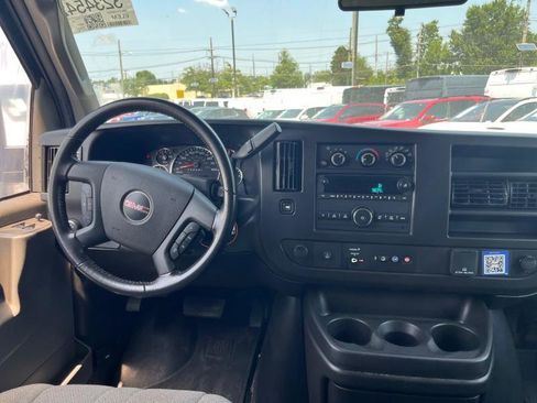 Used 2023 GMC Savana 3500 LS image 21